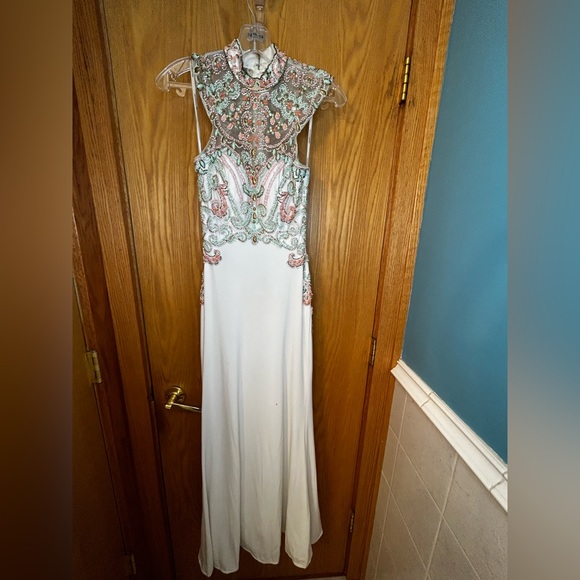 Prom dress size 0 - Picture 3 of 6